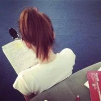 背影女头像有大海 图片 2