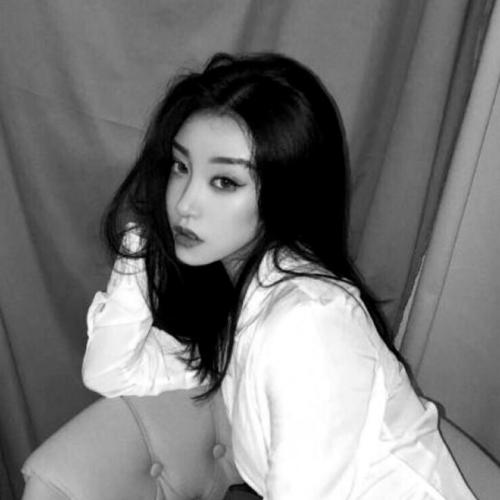 ins女生黑色头像高级感 图片 7